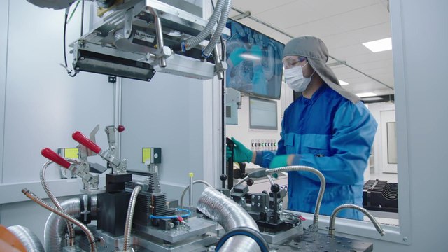 BMW Group Battery Cell Competence Center - Assembly of the battery cell and welding of the battery cell housing