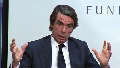 Aznar quiere alianza de partidos constitucionales, pero no liderada por Sánchez