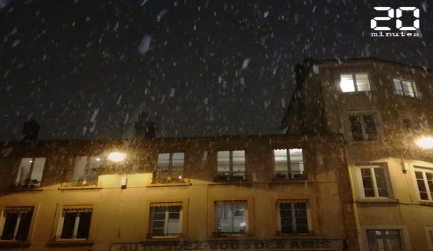 Un mort et 330.000 foyers privés d'électricité par la neige