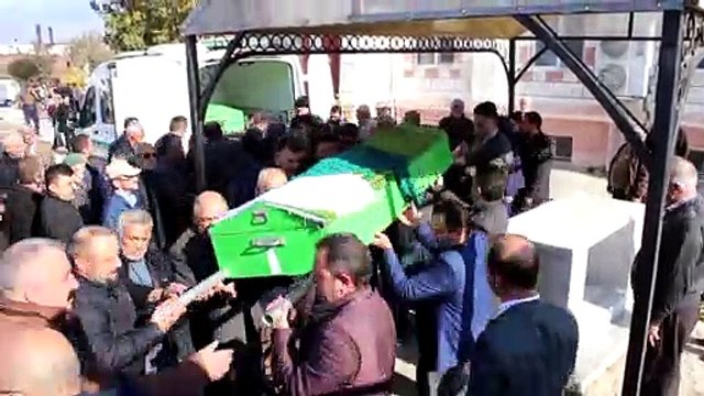 Çorum'daki trafik kazasında hayatını kaybedenlerin cenazeleri toprağa verildi - TOKAT