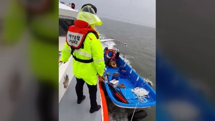 휴일 인천 앞바다서 레저 보트 표류...7명 구조 / YTN