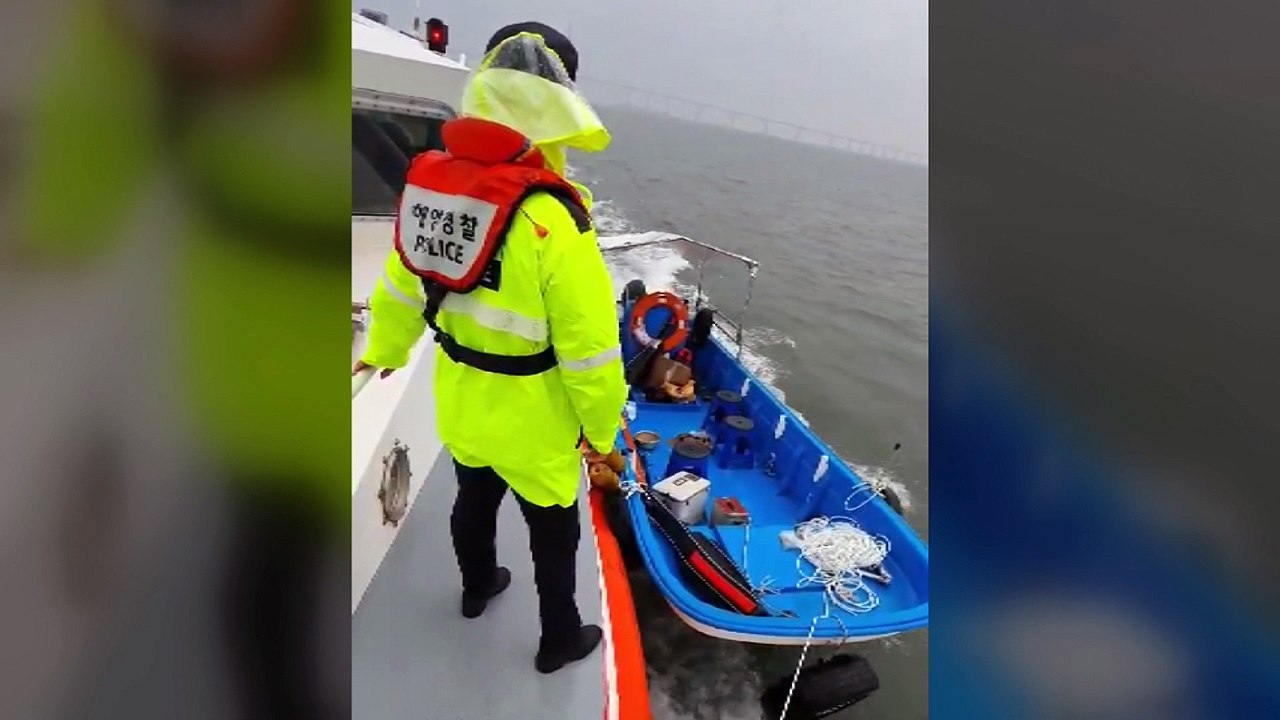 휴일 인천 앞바다서 레저 보트 표류...7명 구조 / YTN