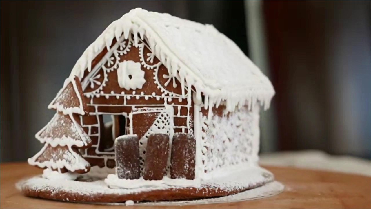 What Is Royal Icing and How Do You Use It?