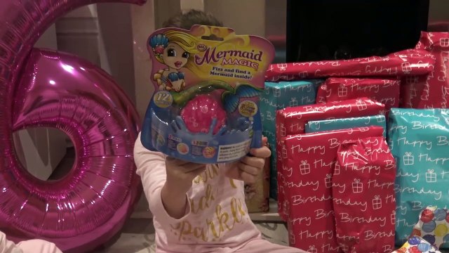 Sophia, Isabella e Alice - Mostrando seus Presentes Novos - Brinquedos e Surpresas