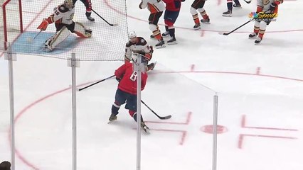 Alex Ovechkin notches a power-play goal against the Anaheim Ducks
