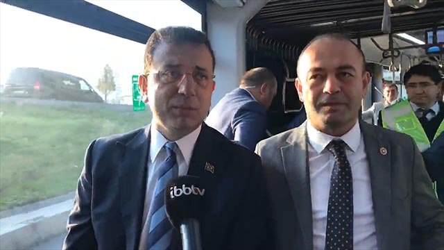Ekrem İmamoğlu yeni nesil metrobüsleri test etti