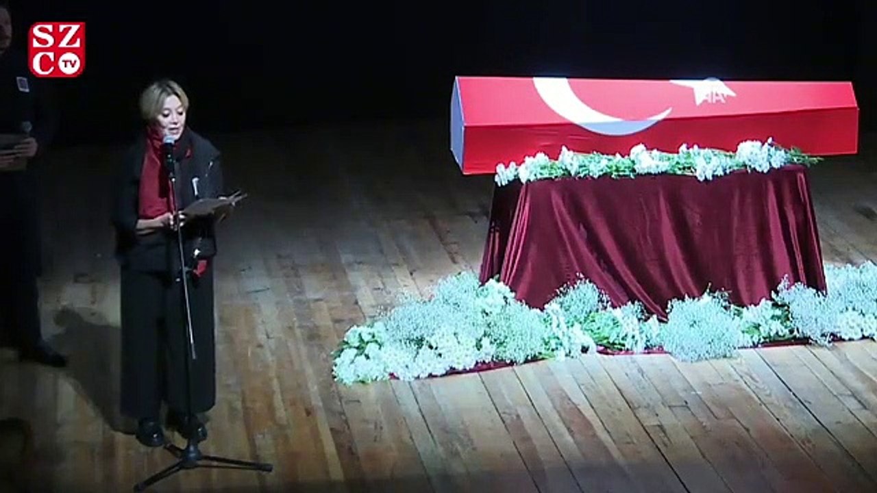 Yıldız Kenter için 'Kenter Tiyatrosu'nda tören düzenlendi