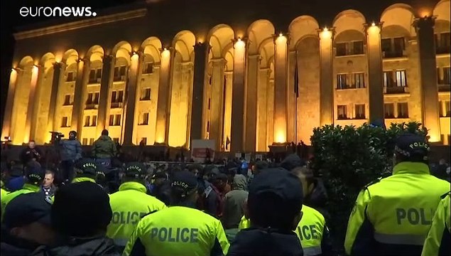 Грузия: протестующие вернулись к парламенту