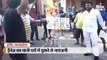 ड्रैनेज का पानी घरों में घुसने से गुस्साए लोगों ने किया प्रदर्शन, पार्षद का फूंका पुतला