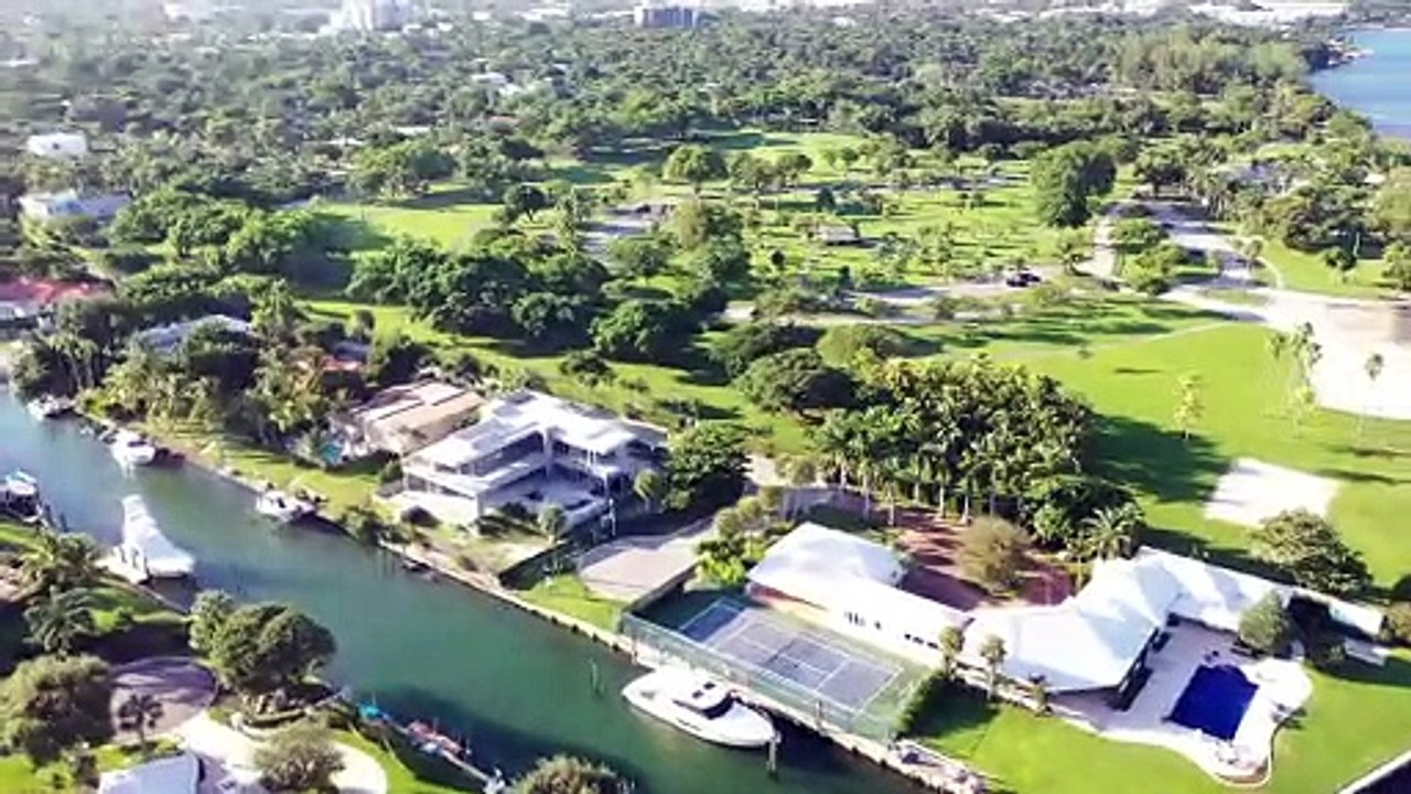 Jet Ski Miami Beach 1400 18th St, Miami Beach, FL 33139 (786) 298-5781 http://jetskirentalmiaminow.com/