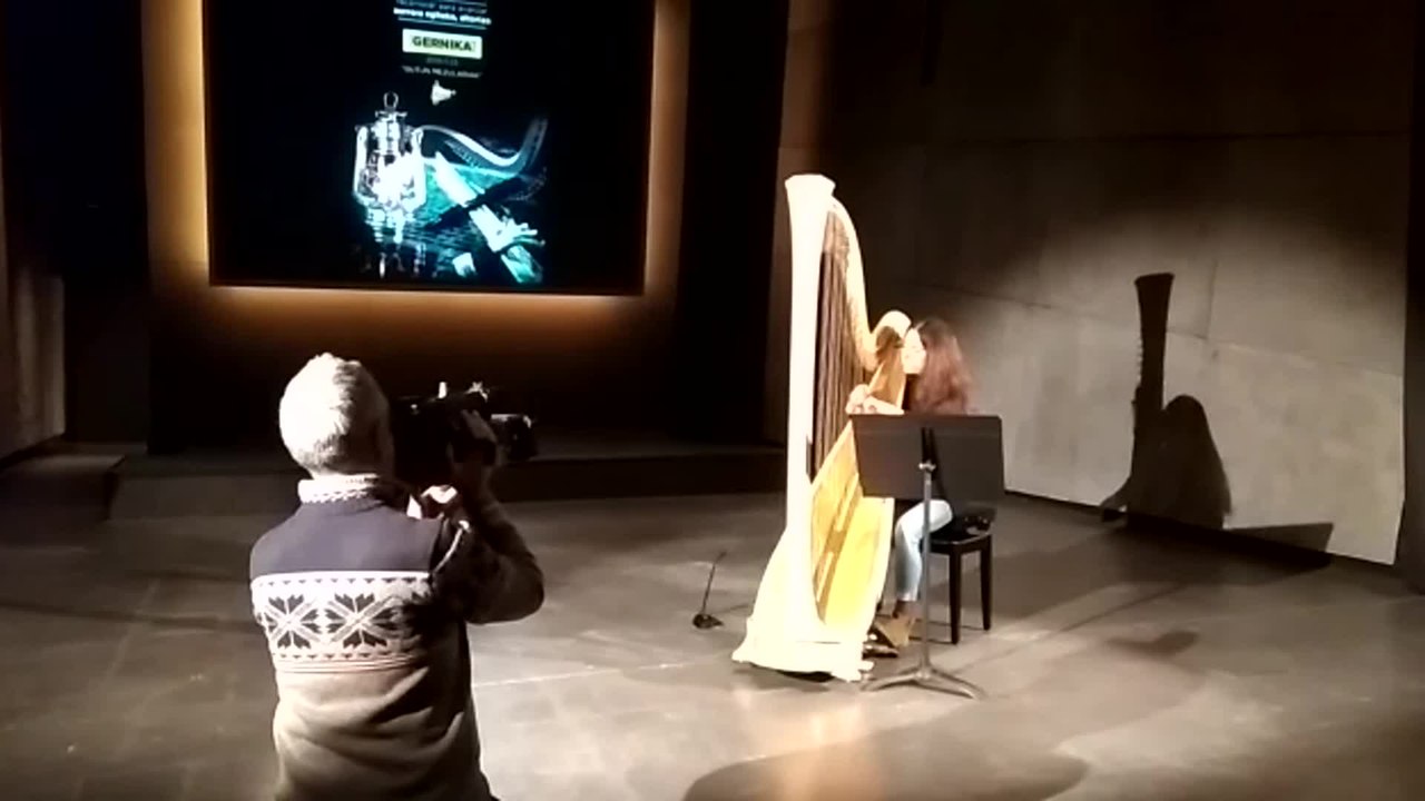 Etxerat presenta reconocimiento a "víctimas mortales de la dispersión"