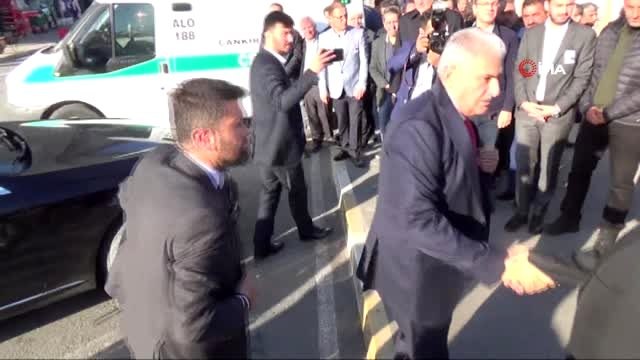 Binali Yıldırım, Çankırı'da cenaze törenine katıldı