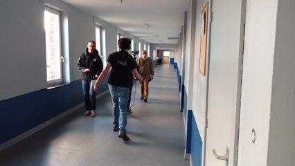 Jemappe 2 . Dans les couloirs de Saint Ferdinand pour un tournage de François Pirette. Vidéo Eric Ghislain