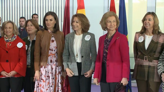 La Reina Letizia y Doña Sofía, visitan el Rastrillo Nuevo Futuro
