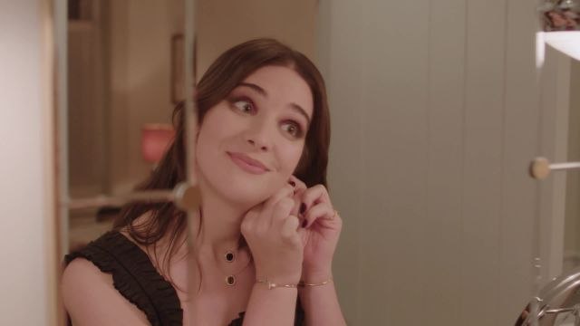 Watch Hari Nef Get Ready for the 2019 CFDA/Vogue Fashion Fund Awards Dinner