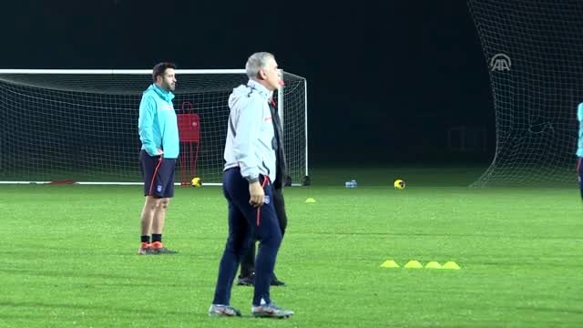 Buruk: (Galatasaray-Medipol Başakşehir maçı) Galibiyet için büyük bir çekişme olacağını...