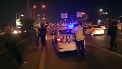 E 5’te kaza yapan lüks cip adeta amuda kalktı