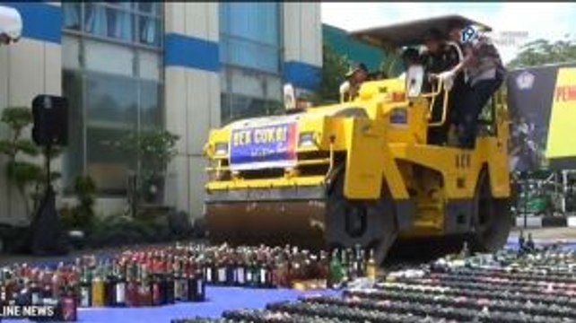 Bea Cukai Marunda Musnahkan Ribuan Botol Miras dan Jutaan Batang Rokok