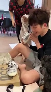 Em trai Á HẬU HUYỀN MY điển trai chuẩn trai Hàn