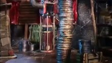 Grizzly tales for gruesome kids - The Grandmother's Footsteps