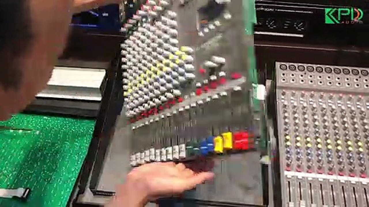 Cách phân biệt bàn mixer Dynacord CMS 1000 loại cao cấp và loại 1 loại 2