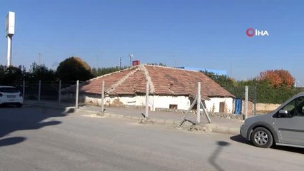 Belediyenin yaptığı kaldırımı "özel mülkiyet" gerekçesiyle tel örgüyle kapattılar