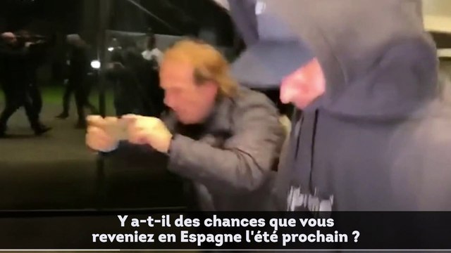 Neymar harcelé de questions sur un retour au Barça