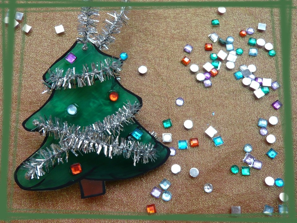 Superbe création de décoration pour sapin de noel avec du plastique fou