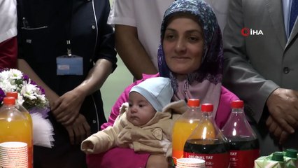 Prematüre çocuklar için pasta kestiler