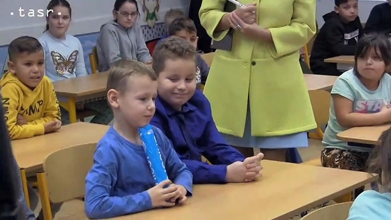 Ministerka Martina Lubyová na zmiešanej základnej škole v Plaveckom Štvrtku