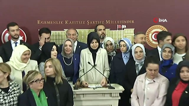 AK Parti Ankara milletvekili Zeynep Yıldız: ''Türkiye’nin artık tarihte kalmış maalesef çok acı olaylarla özellikle baş örtülü insanlarda yaralar açmış olan bu türden girişimleri, yaklaşımları, siyasetleri artık her tür biçimiyle birlikte çö
