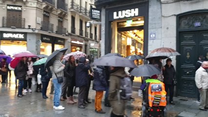 Comienzan las colas en Doña Manolita