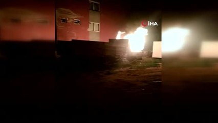 Park halindeki hurda kamyon alev alev böyle yandı