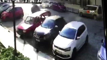 Esenyurt'ta iki grup arasında çıkan silahlı çalışma kamerada