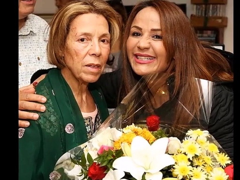 بعض الصور الجميلة من زيارة بعض الفنانين للفنانة القديرة سعاد محاسن بعد تحسن حالتها الصحية...