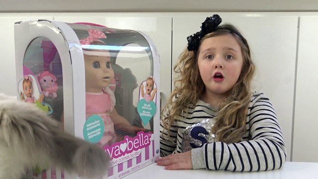 Brincando com minha Boneca Luvabella