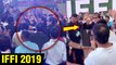 Amitabh Bachchan Meets CRYING FEMALE Fan For Selfie, Gets MOBBED At IFFI 2019 Goa