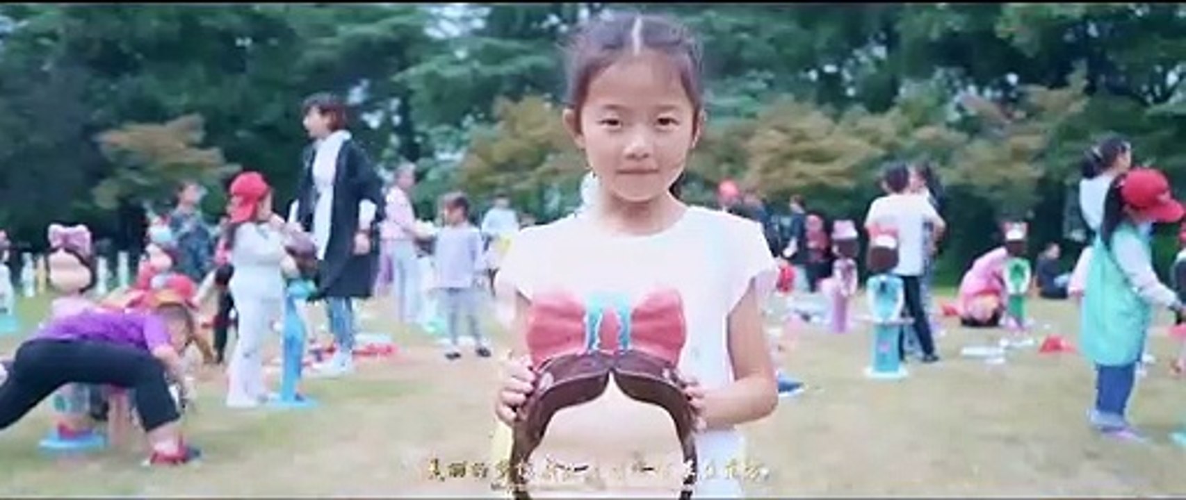 The music video of Hangzhou's anthem “Sky City” is being broadcast during Qipao Festival