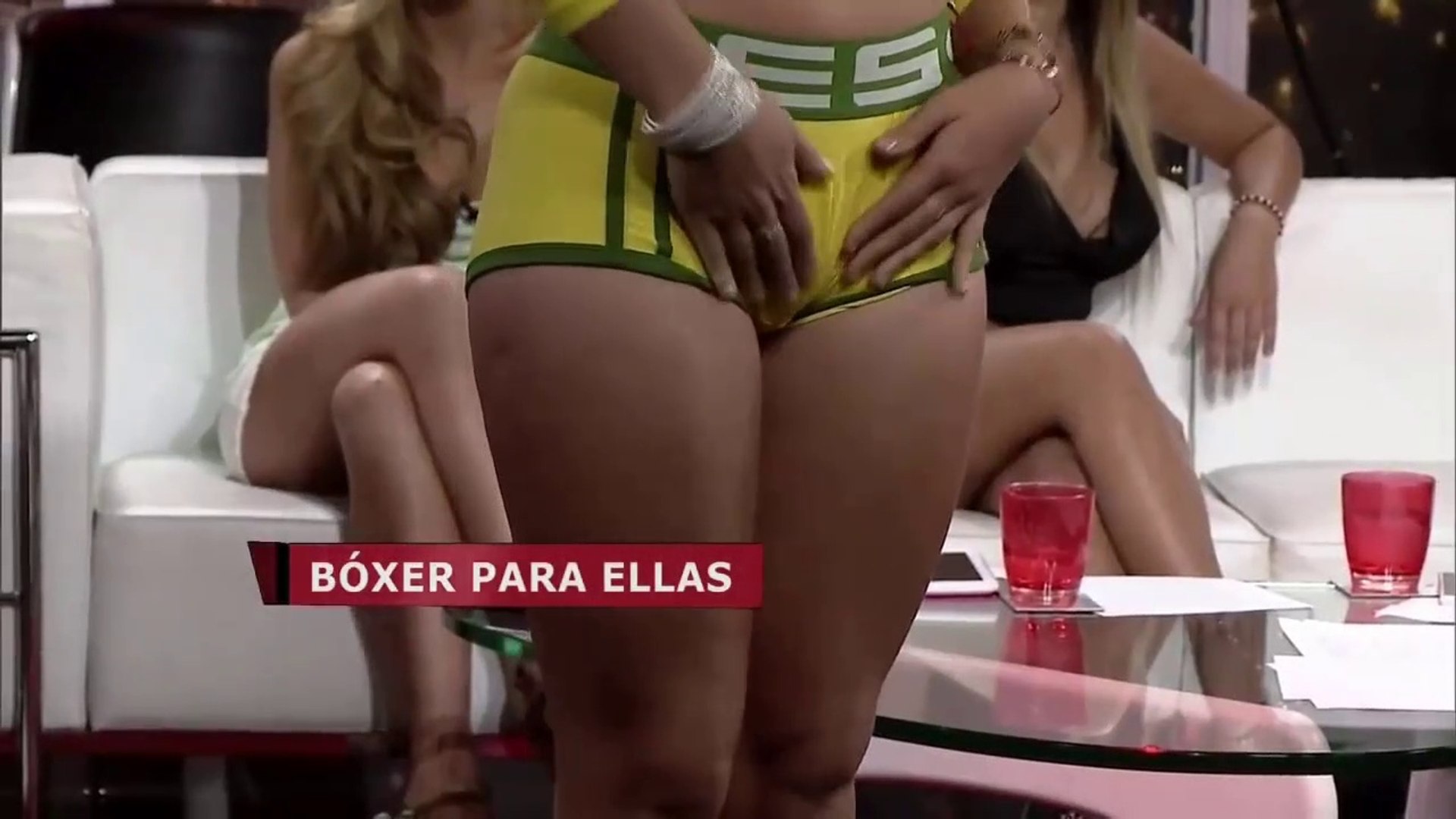 Chicas Muestran Sus Boxers En Toc Show - Descuidos de Mujeres en Programas  de Televisión Enamorándonos - Vídeo Dailymotion