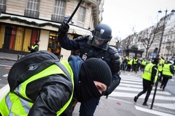 Premier procès d'un policier pour des violences contre des "gilets jaunes"