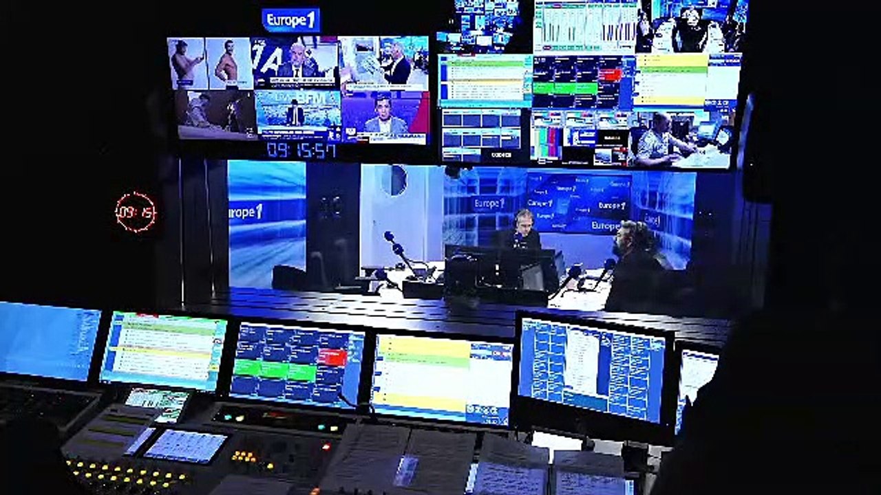 Quatre patrons contre la réforme de l'audiovisuel, la guerre entre Valeurs actuelles et Yann Barthès et Paris Match vend ses plus belles Unes aux enchères