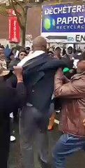 gouverneur de Kinshasa qui fesait du shopping enEurope se fait tabassé et humili