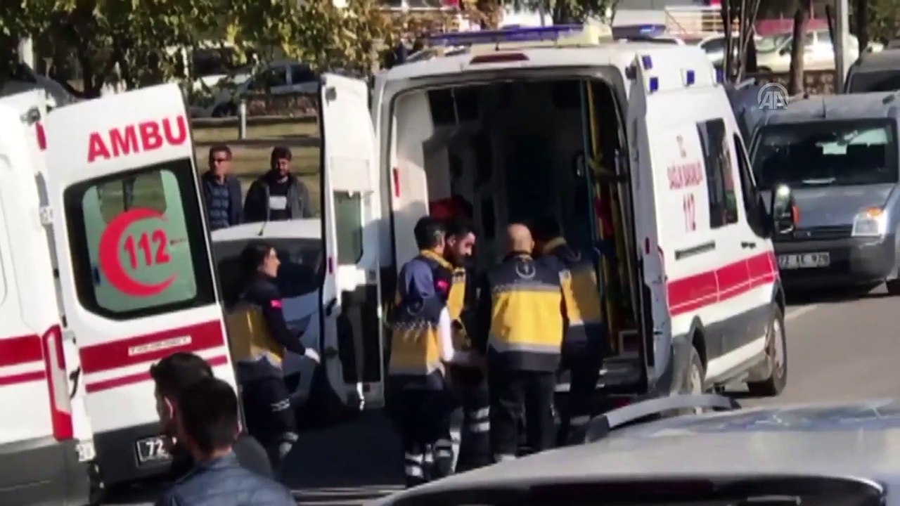 Adliye önünde kan döküldü: Ölü ve yaralılar var