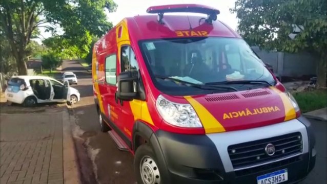 Carros batem e um deles capota por aproximadamente 50 metros, no Jardim Nova York