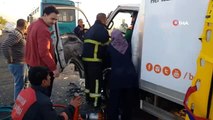 Kamyonet özel halk otobüsüyle çarpıştı: 1 yaralı
