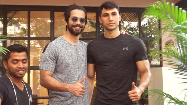 Shahid kapoor SWEET GESTURE towards fan At Antigravity Gym Pali Hill Bandra
