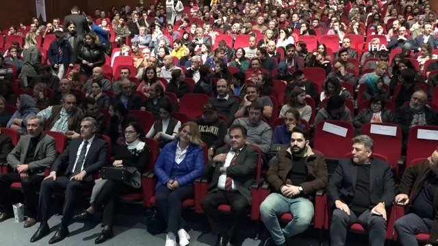 'Lafını Esirgemeyenler” adlı tiyatro oyununa büyük ilgi