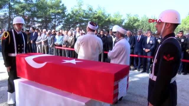 Hatay eğitim dalışında şehit olan astsubay, toprağa verildi