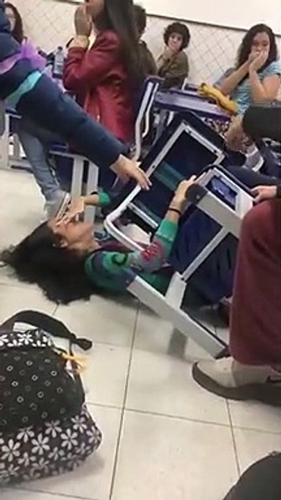 C'est un mauvais jour pour cette fille