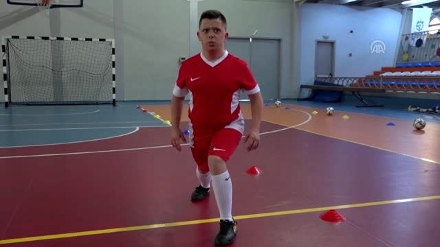 Down Sendromlular Futsal Milli Takımı Dünya Spor Oyunları na hazırlanıyor